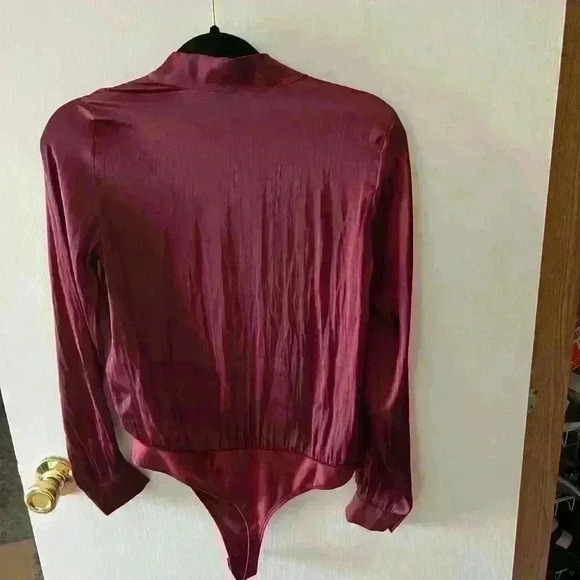 Women’s Sincerely Jules long sleeve body suit NWT size small, burgundy. - Picture 4 of 9